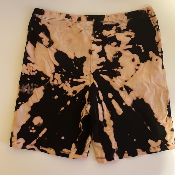Bleached Reverse Tie Dye Biker Shorts - Picture 2 of 9